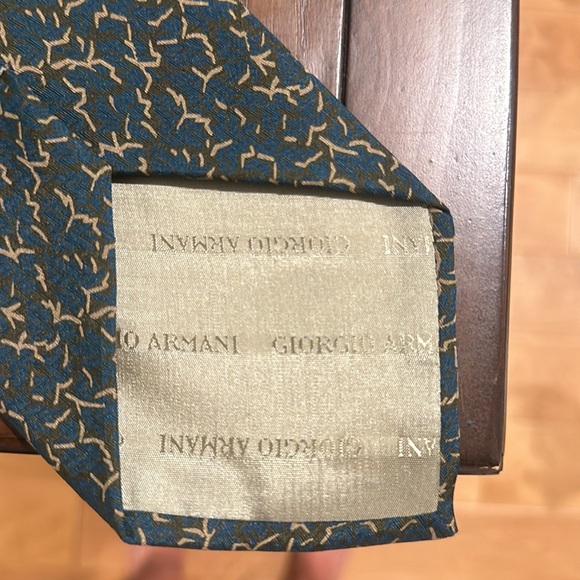 Vintage Giorgio Armani tie perfect! - Picture 4 of 4